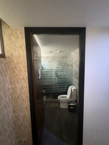Casa En Venta Uso Habitacional Con Uso De Suelo Comercial, Oficinas Y Consultorios. Recien Remodelada Y Ampliada En Esquina Sobre Gustavo Baz