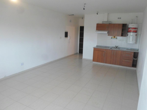 Imagen 4 de 8 de Departamento En Venta, Moreno 615 2° D, Belén De Escobar