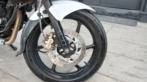 Imagen 12 de 18 de Bajaj Rowser 220 F 2015 Unica Mano Titular 25.000 Km Vtv