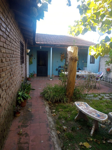 Casa De 4 Ambientes En Venta 