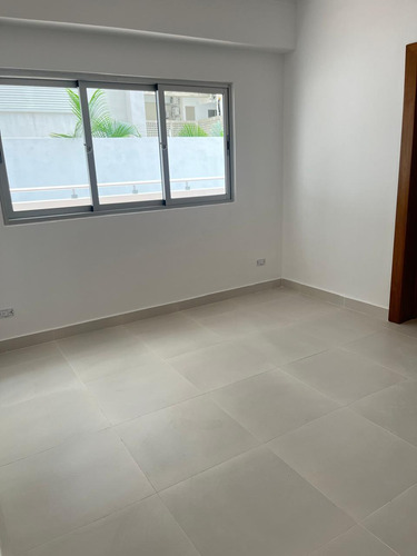 Apartamento En Alquiler En Naco, 1 Hab, 1.5 Baños, Parqueo, 2do Piso