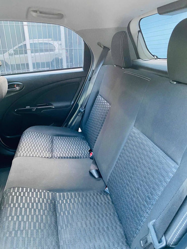 Toyota Etios 1.5 Cross 2016