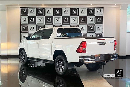 Toyota Hilux 2.8 D-4D TURBO DIESEL CD SR 4X4 AUTOMÁTICO