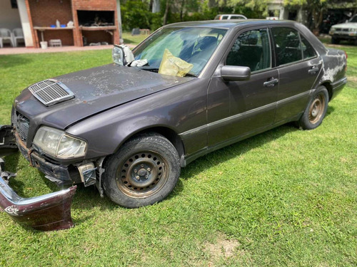 Imagen 4 de 15 de Mercedes-benz 220 C220