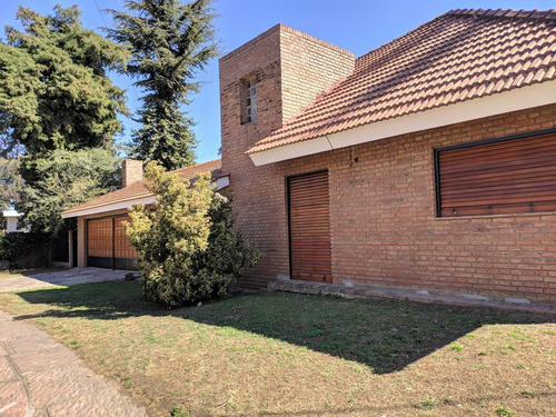 Imagen 2 de 15 de Casa En Venta - 3 Dormitorios - Santa Rita Del Lago