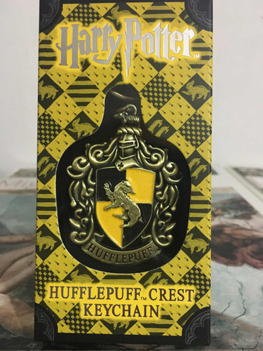 Llavero Harry Potter Hufflepuff Crest Keychain Original