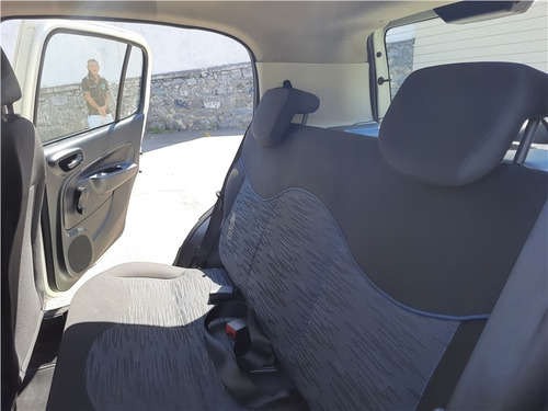 Imagem 10 de 13 de Fiat Uno 1.0 Fire Flex Attractive Manual