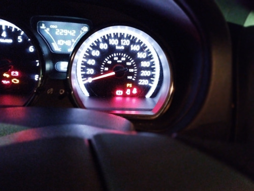 Imagen 3 de 10 de Nissan Versa 2020 1.6 Advance At