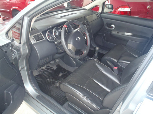 Imagem 7 de 8 de Nissan Tiida Sl 2012
