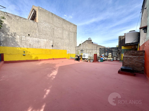 Venta Casa 3 Ambientes Con Terraza, Cochera Y Patio En Ciuda