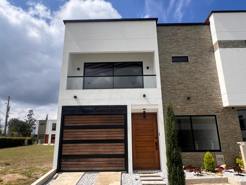 Venta De Casa En Unidad En Llano Grande, Rionegro