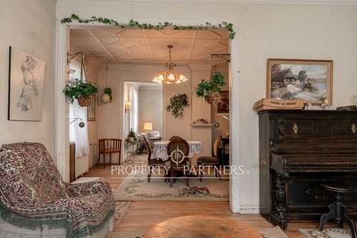 Hermosa Casa Tipo Chalet, Ideal Uso Comercial Punt...