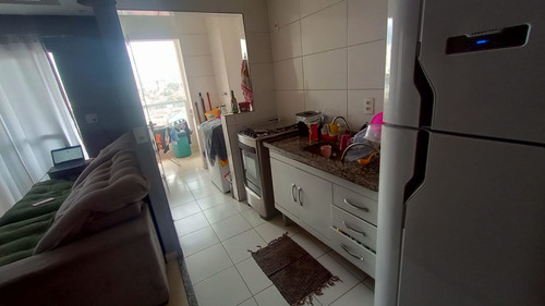 Apartamento 55 M2 Com Suíte E Varanda Ampla.