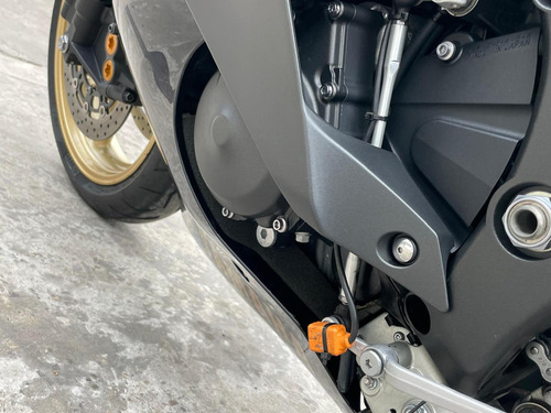 Yamaha R6