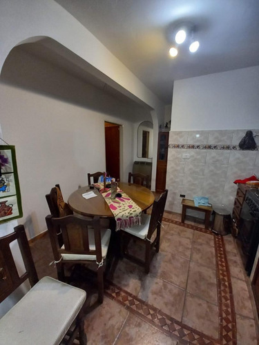 Imagen 14 de 21 de Casa 3 Amb + 2 Departamentos! En Block! Ideal Inversor
