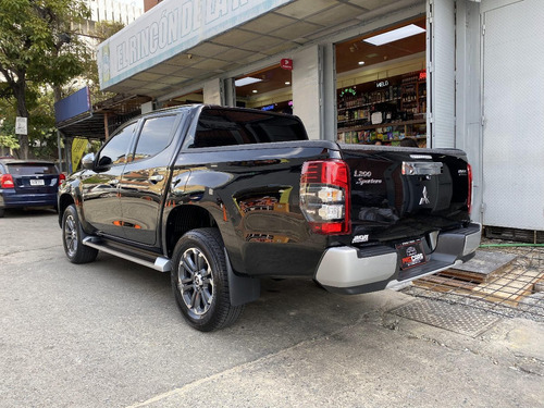Imagen 4 de 11 de Mitsubishi L200 Sportero
