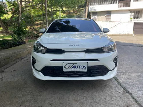Kia Rio Vibrant 1.4 Mt