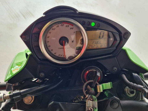 Imagem 12 de 12 de Kawasaki Z750 2011 - Impecável