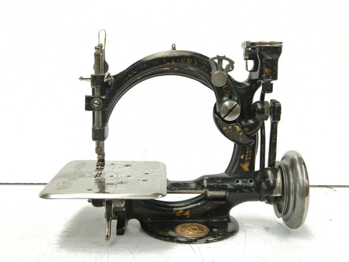 Antigua Maquina De Coser Willcox & Gibbs  Mod. 200 - ( 83)