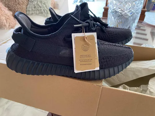 Adidas yeezy negros sale