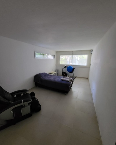 Imagen 10 de 20 de Jardin Espinosa, Casa De 4 Dormitorios En Venta, Pileta, Quincho, 4 Baños