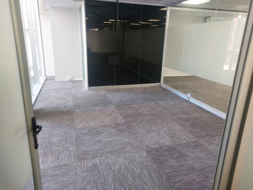 Metro Alcantara/oficina En Fino Edificio Aaa Como Nueva..