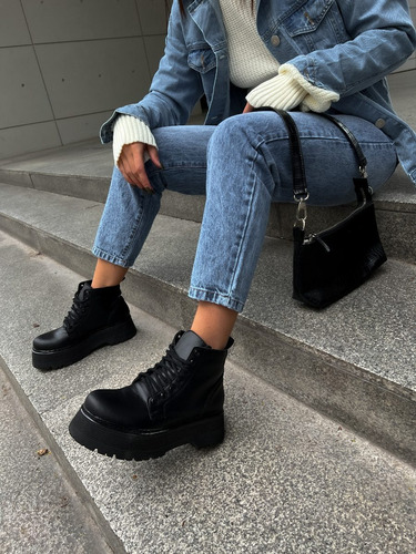 Imagen 2 de 9 de Borcegos Mujer Botas Plataforma Negros Comodos Clara