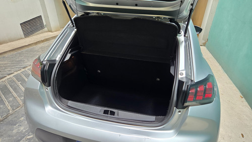 Peugeot 208 1.6 Feline Tiptronic
