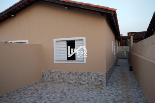 Imagem 4 de 4 de Casa Geminada No Litoral. 700 Metros Do Mar!! 02 Dormitórios