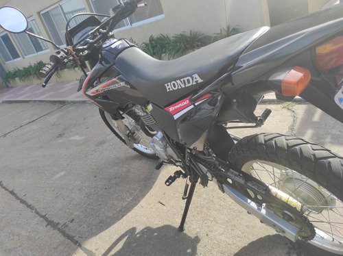 Imagen 3 de 8 de Honda Tornado 250