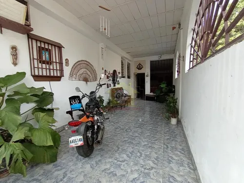 Casa Comercial Urb. Camoruco