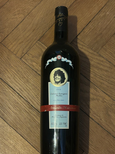Maradona Antigua Botella Vino Llena 2002 Botella Maradona (Usado)