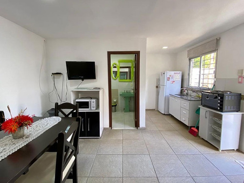 Imagen 19 de 25 de Casa De 2 Pisos + Piscina Climatizada + Apto + Monoambiente En Balneario Argentino