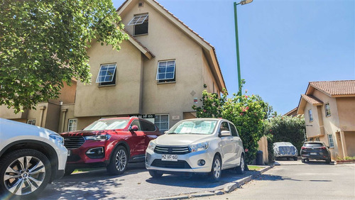 Gran Oportunidad Casa 3 Pisos 4dor. 3est. En Condominio Int