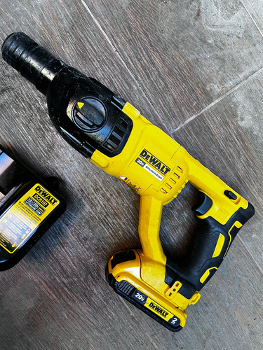 Taladro Rotomartillo Dewalt Dch133 Pila Cargador (Usado)