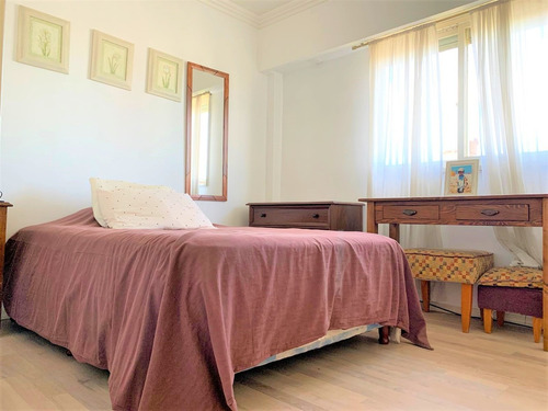 Imagen 11 de 14 de Depto 2 Amb Cochera Balcon (remodelado) / Necochea 437