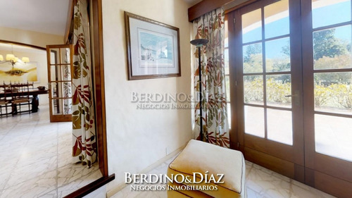 Hermosa Y Muy Amplia Casa En El Clásico Barrio De San Rafael- Ref: 327