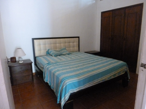 Imagen 18 de 28 de Los Palos Grandes, Casa Grande Esperando Para Adaptarse A Su Gusto, Calle Tranquila, Cerca De Todo Y Lejos De Todo Ruido.