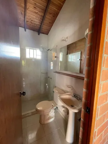 Casa En Venta En Jardines De La Católica. Cod V11893