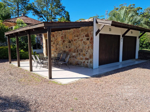Casa 4 Dormitorios Con Piscina Sobre Ruta 10 ,interbalnearia Solanas.