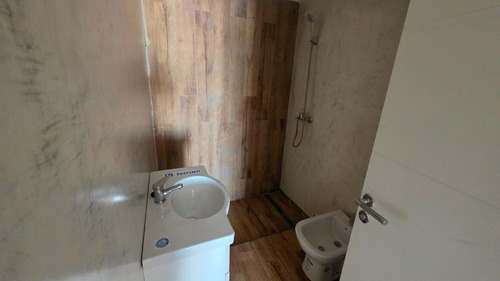 Venta De Pozo: Pisos De 4 Ambientes Con Cochera Y Baulera. Zona Güemes.