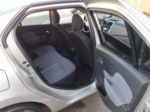 Renault Logan 2014 1.0 16v Expression Hi-flex 4p