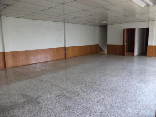 Renta De Local Comercial En Metepec, Ubicado Sobre Av. Baja Velocidad