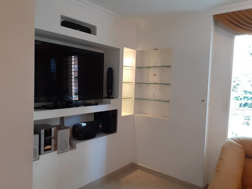 Imagen 2 de 14 de Apartamento En El Bosque 04166467687 Am Piso Bajo