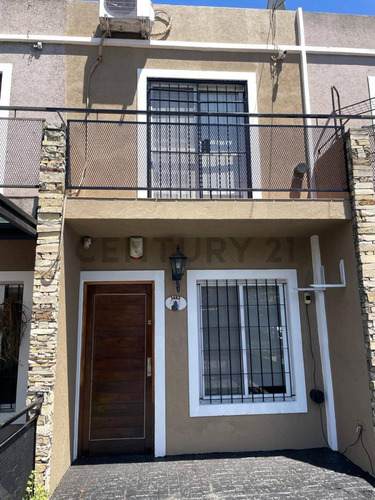Venta Casa Tipo Duplex 3 Ambientes Ituzaingo Norte Con Entrepiso En Tercer Piso