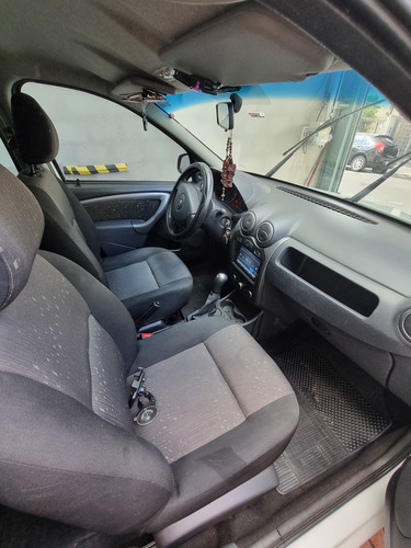 Renault Logan 1.6 16v Expression Hi-flex Aut. 4p