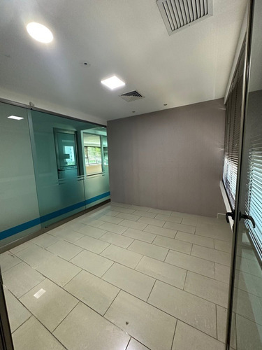 Edificio Oficinas Alquiler Piantini, Santo Domingo