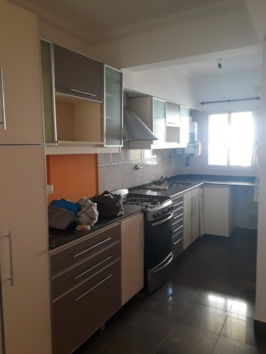 Imagen 3 de 13 de Departamento De 3 Amb Con Cochera Presidente Peron 900