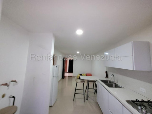 Yoselin Cabesas Vende Apartamento En Ciudad Roca, Yc 25-23837