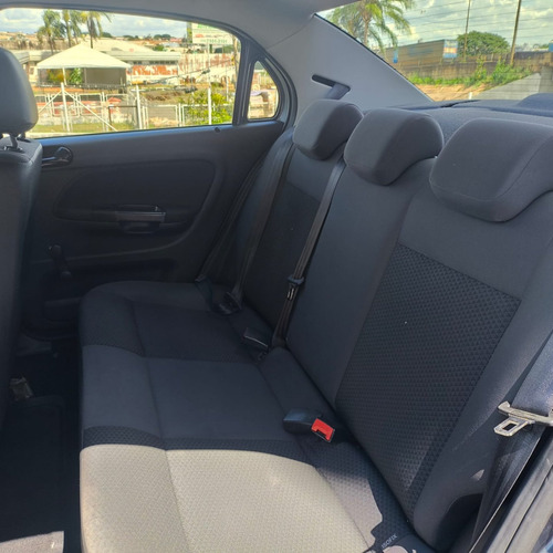 Volkswagen Voyage 1.6 MSI TOTALFLEX 4P MANUAL